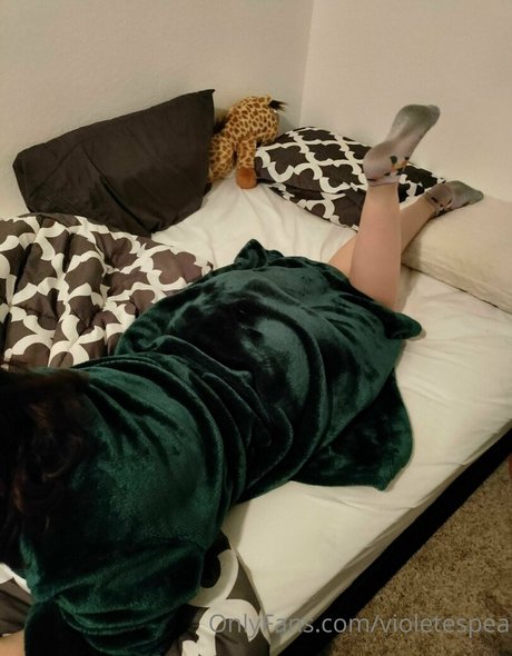 violetespea model nette bild