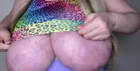 Busty Chloeuk top sexy galerie