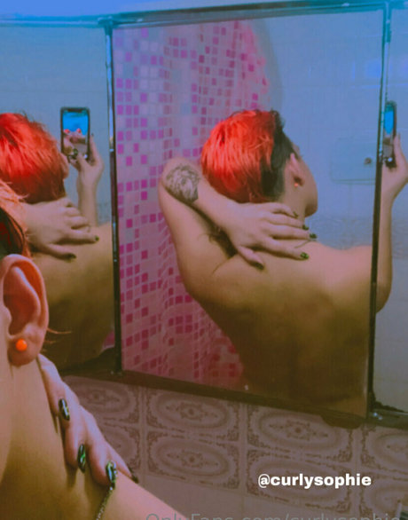 curlysophie sexy pornografische foto