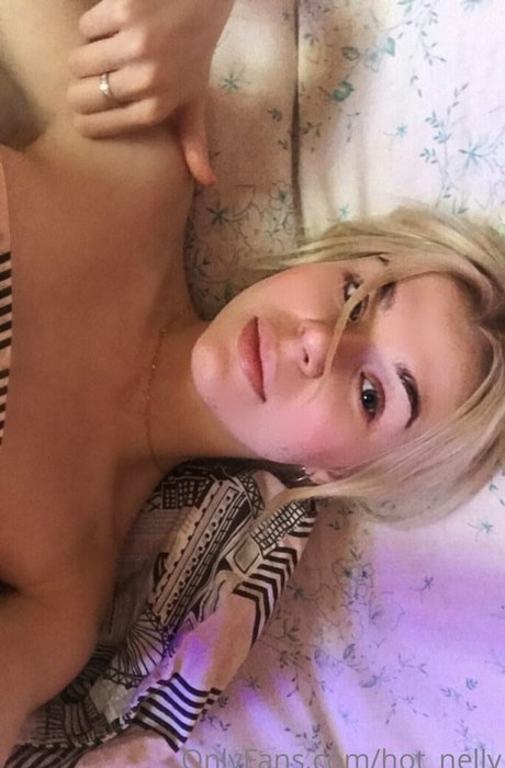 hot nelly schauspielerin erotische fotos