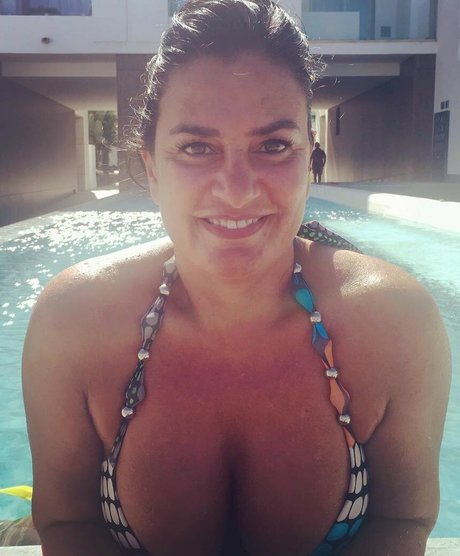 Angela Cavagna schöne perfekte galerien