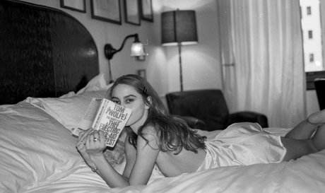 Tessas Ghost hübsche akt fotos