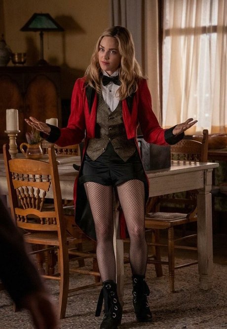 Caity Lotz freie schöne bilder