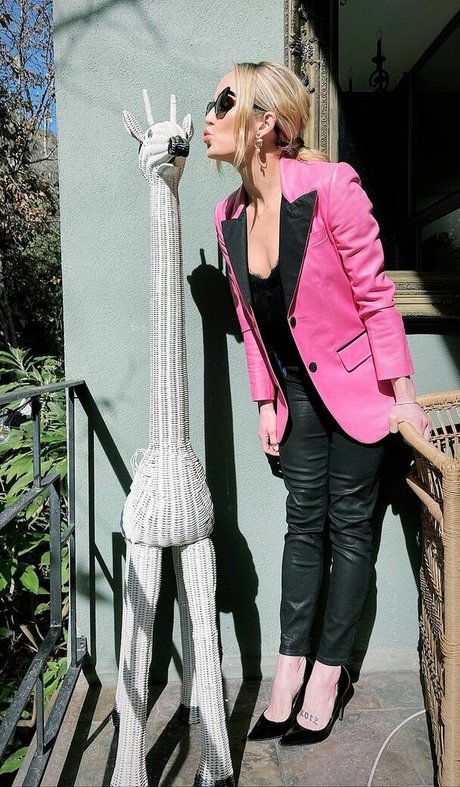 Caity Lotz nacktheit pornographische archiv