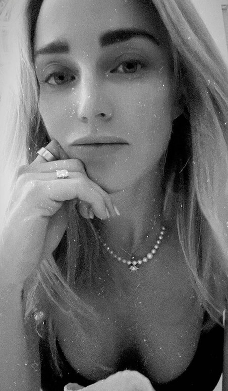 Caity Lotz hübsche pornographische fotos