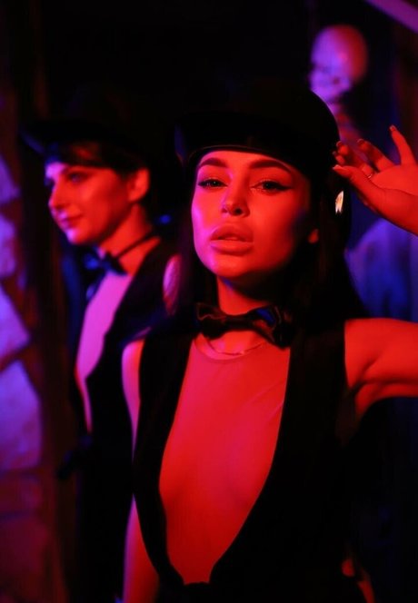 Mila Moore xxx sexy bilder