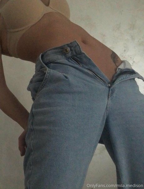 Mila Moore nackt exklusive archiv