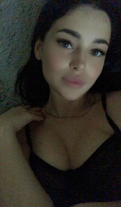 Mila Moore schauspielerin nackt fotos