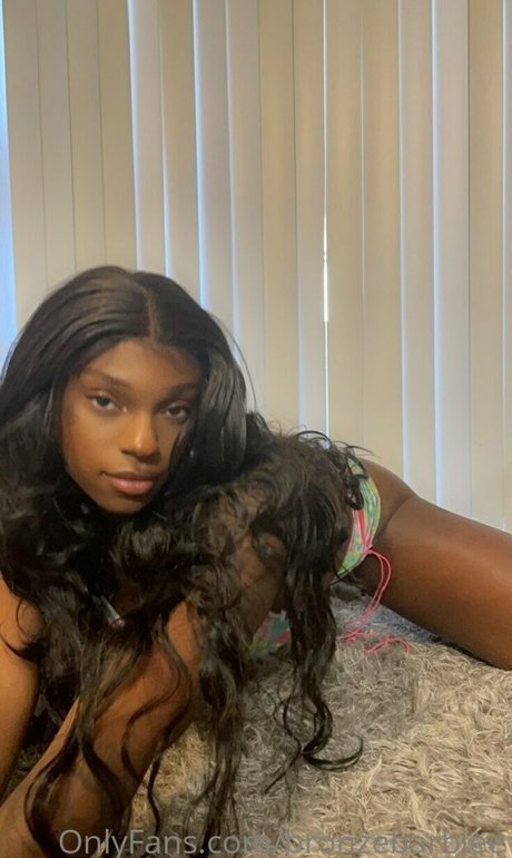 bronzebarbiee model hübsche fotos