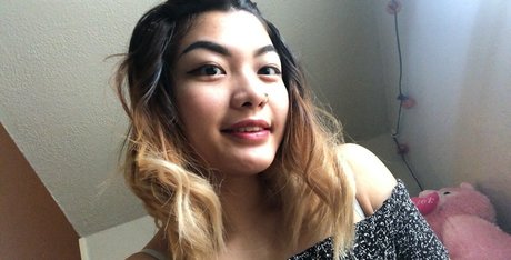 sunisa bby nacktheit kunst galerie