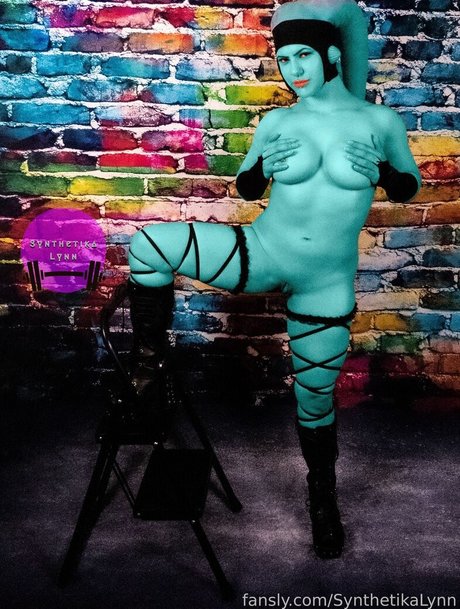 Synthetika Lynn schauspielerin kunst galerien