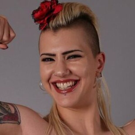 Synthetika Lynn schauspielerin hübsche galerie