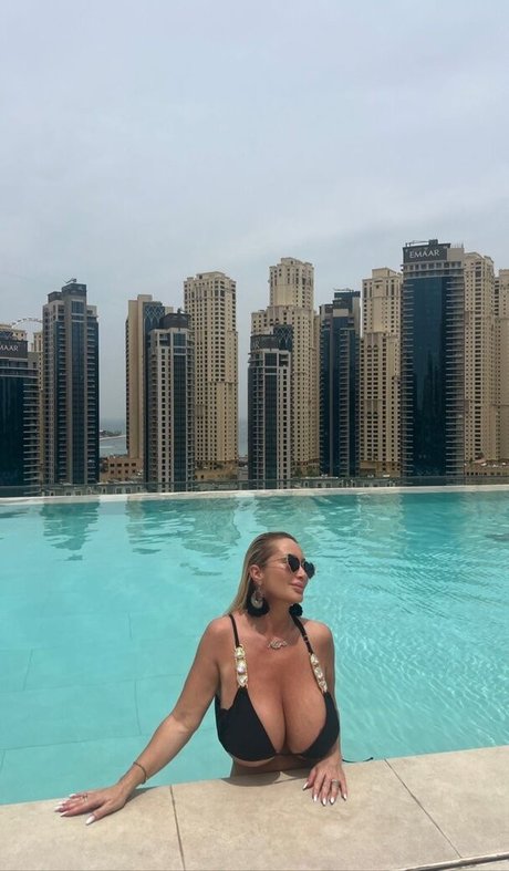 Mara Traversi nette pornostar bild