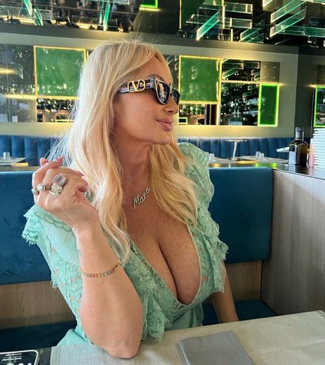 Mara Traversi heiße nackte fotos