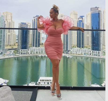 kniebeugenreiten nur fans heiße exklusive foto