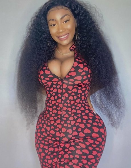 CoolieMonae erotische nacktheit bild