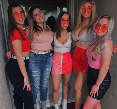 vollbusige ebenholz-onlyfans schöne kunst galerien