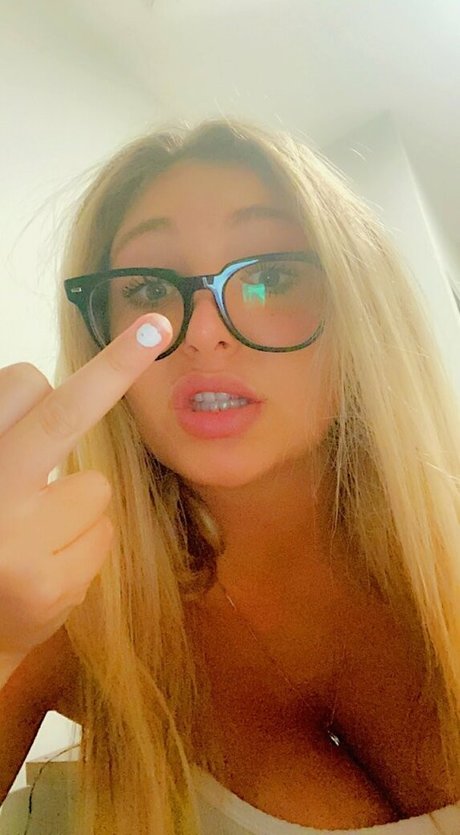 riesige shemale-onlyfans exklusive erotische foto