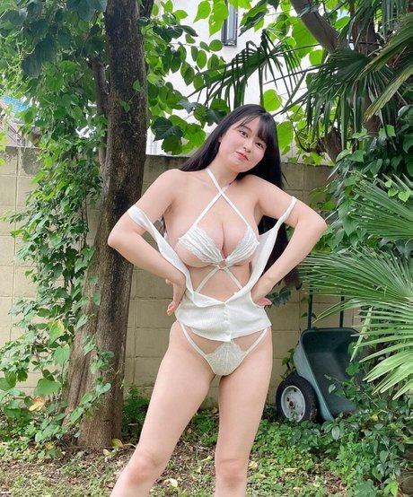 Ichika Miri erwachsene exklusive galerie