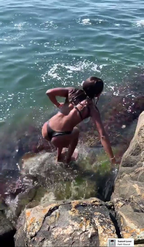 Khaddi Sagnia hübsche nackte bilder