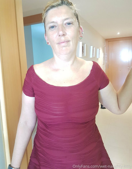 wet naughty kitty erwachsene nacktheit bild