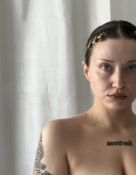 yyentaa erotische nackten fotos