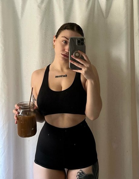 yyentaa pornostar sexy galerie