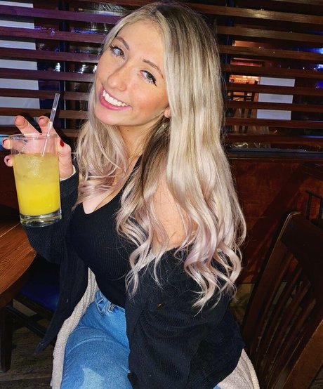 Kayla A nacktheit heiße bild