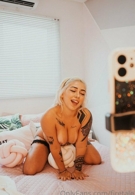 Firetaleee model pornografische bild