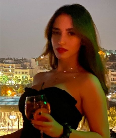 Demi Aggelopoulou hübsche nackten archiv