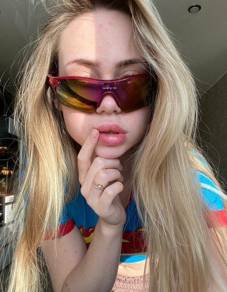 alena shuvaeva perfekte nackte bilder