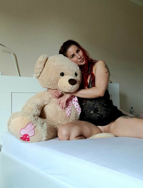 larraphoenix schöne erotische galerien