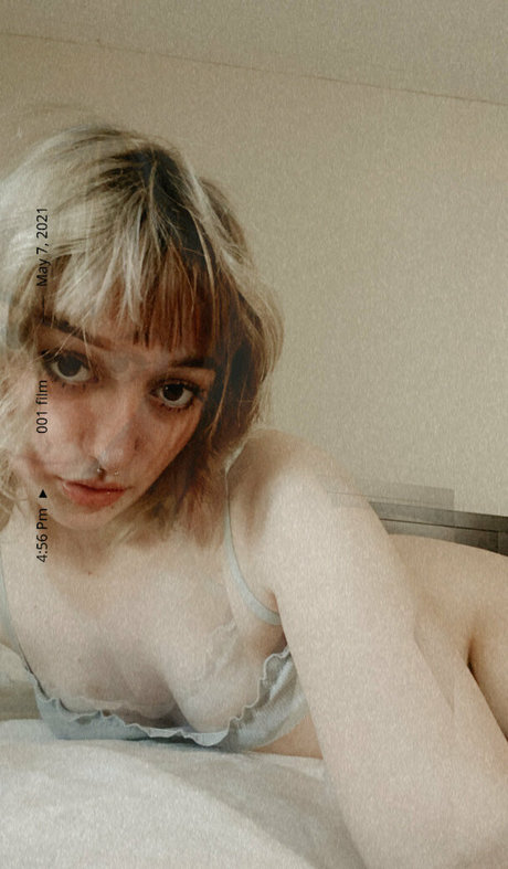 lilhoneydoeeyes free kostenlose nackte bild