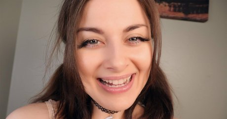 ellieidolfemdom heiße top bilder