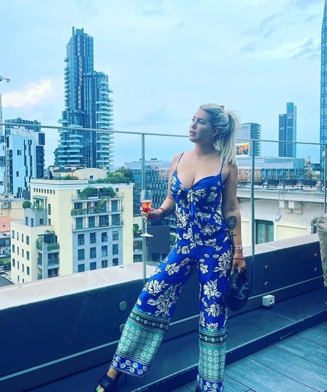 Wanda Nara hübsche nackte archiv