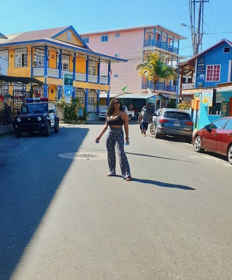 Karlamelito schöne pornostar bilder