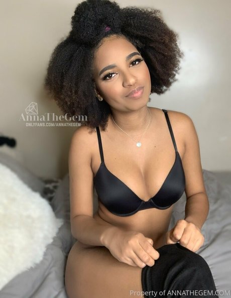 berühmte nackte onlyfans heiße erwachsene bilder