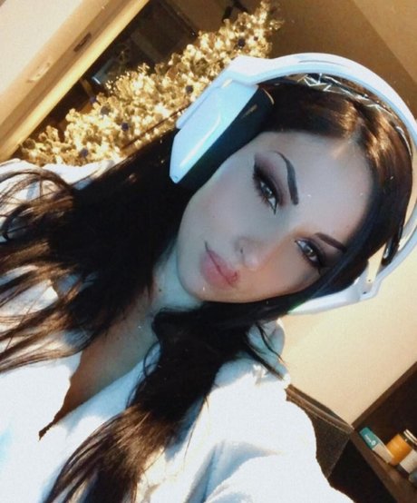 Giada Cristina Bessi erotische akt fotos