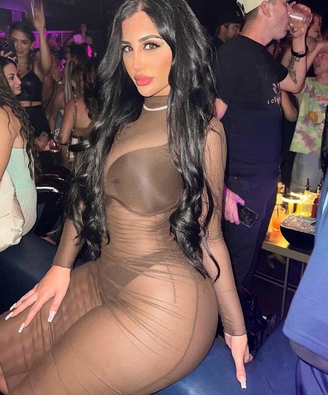 Danielle P top nackten bild