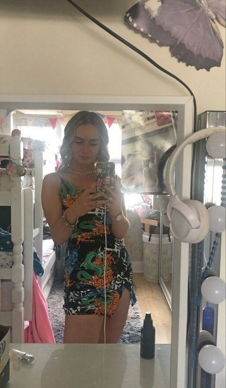 Aiobhin nackt xxx galerie