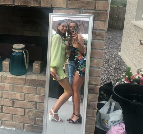 Aiobhin pornostar nackte foto