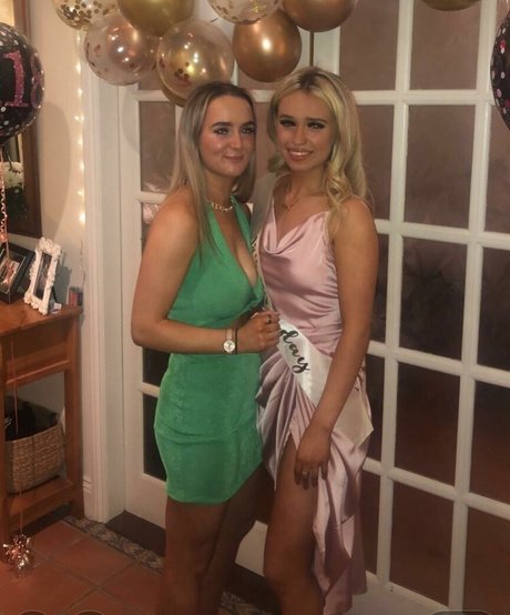 Aiobhin xxx pornografische galerien