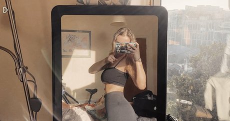 Aiobhin beste nackt bild