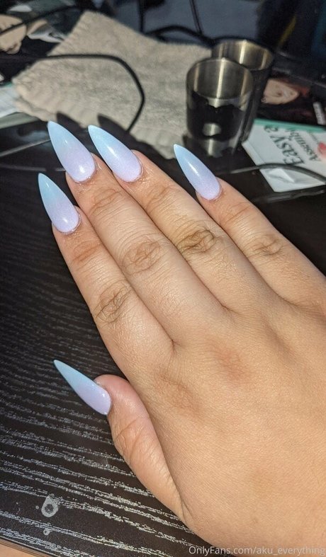 aku everything nacktheit fotos