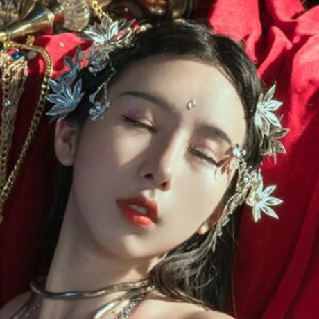 vollbusige asiatische onlyfans hd top bild