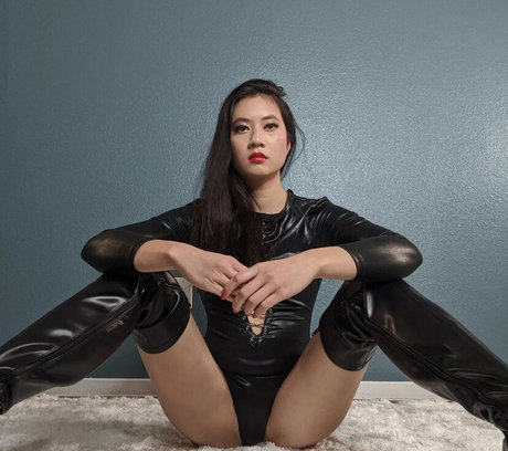 Miss Mae Ling freie akt galerien