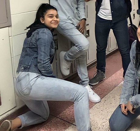 Iman Vellani sexy nette archiv