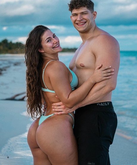 schwarze kätzchen-onlyfans hübsche nackt archiv