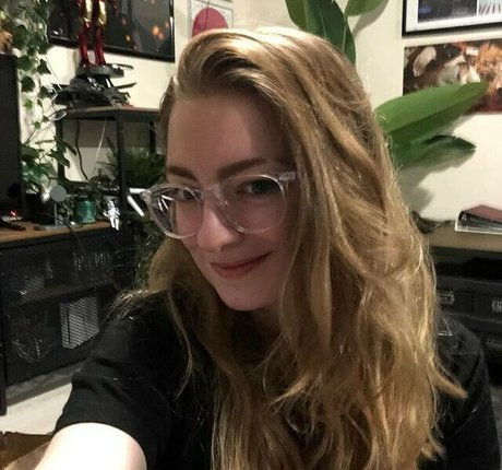 SuopOnTwitch porno nackt foto