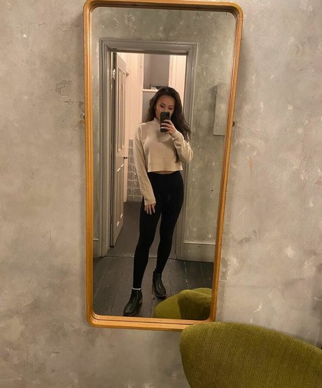 Yinsu Collins erotische pornostar foto